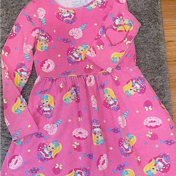 🎀Selling this adorable JOJO SIWA dress.(6-6X) so comfortable!Great material!🎀 - Picture 4 of 6